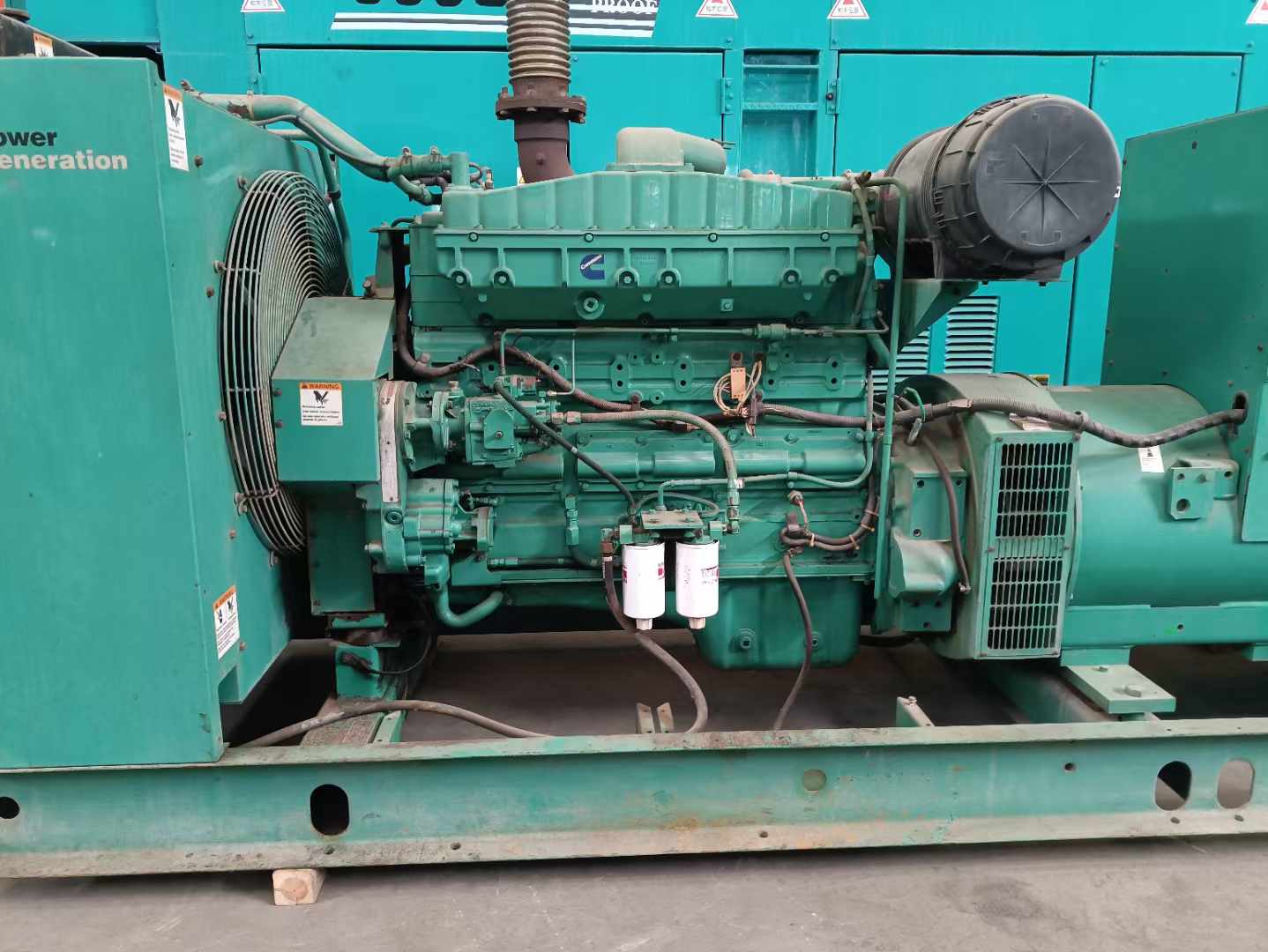 果洛过载会对 600kW 柴油发电机组造成哪些损害？