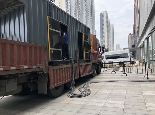 果洛冷却液不足的情况下如何检查柴油发电机组？